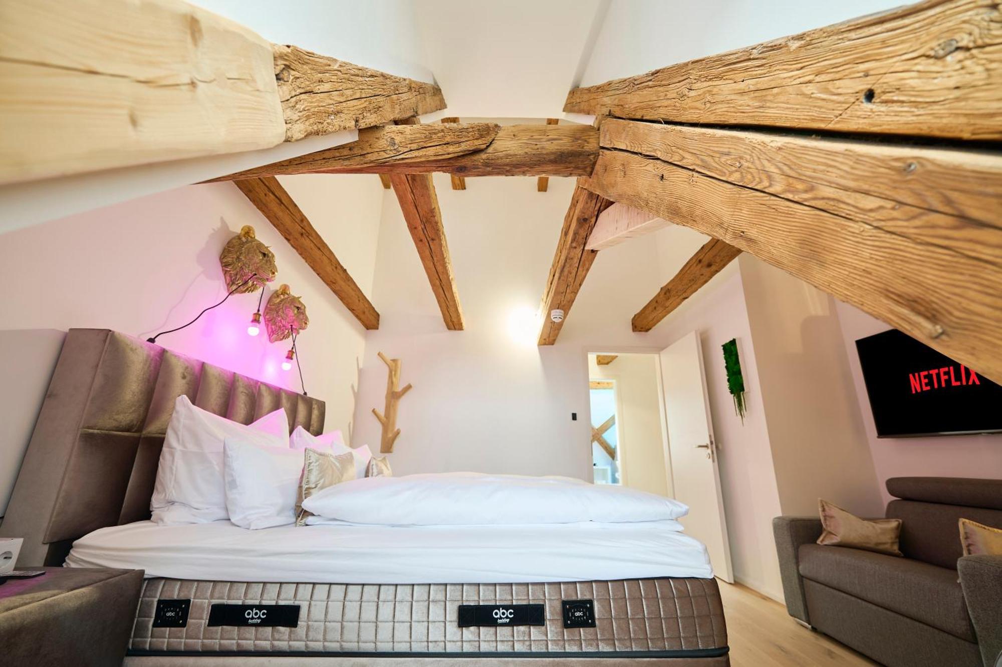 Апартаменты Wood World Luxury - Massage - Bergblick - Tranpolin- Parken Маркдорф Экстерьер фото