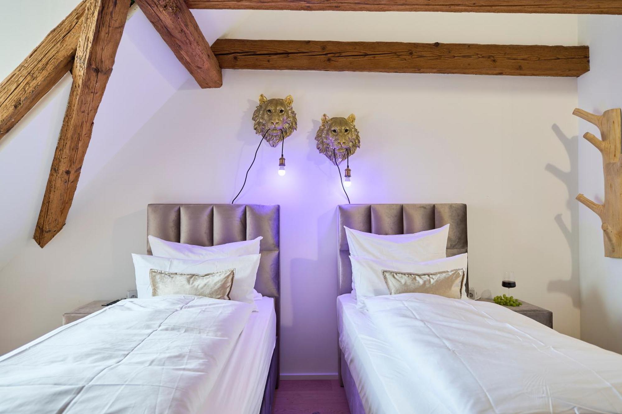 Апартаменты Wood World Luxury - Massage - Bergblick - Tranpolin- Parken Маркдорф Экстерьер фото